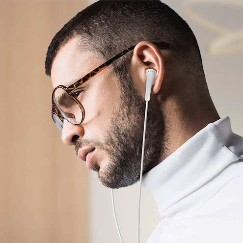 Écouteurs Honor Fonction Kit-piéton (micro + Décrochage) - Blanc 23 Écouteurs Jack 3.5mm Blanc Honor pour écouter votre musique