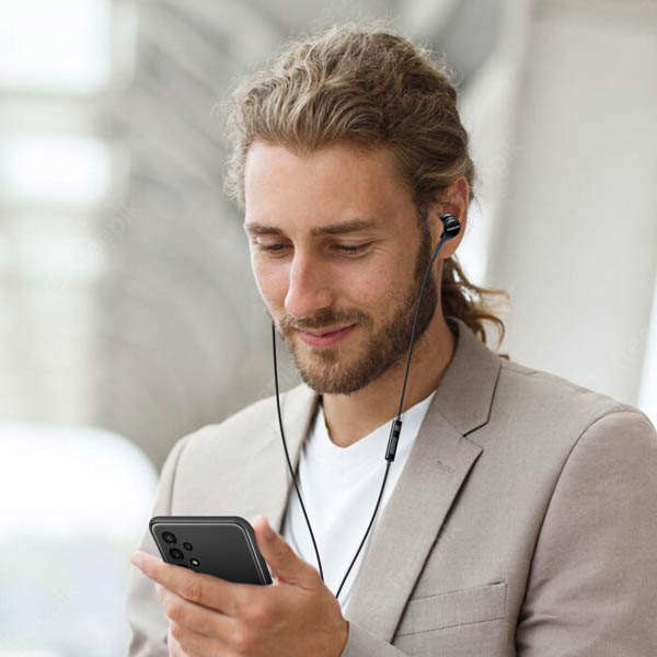 Écouteurs filaires Samsung noir Câble en nylon robuste et anti-nœud