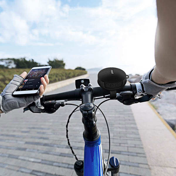 Haut-parleur Sport Bluetooth Étanche IPX7 noir se fixe sur le guidon